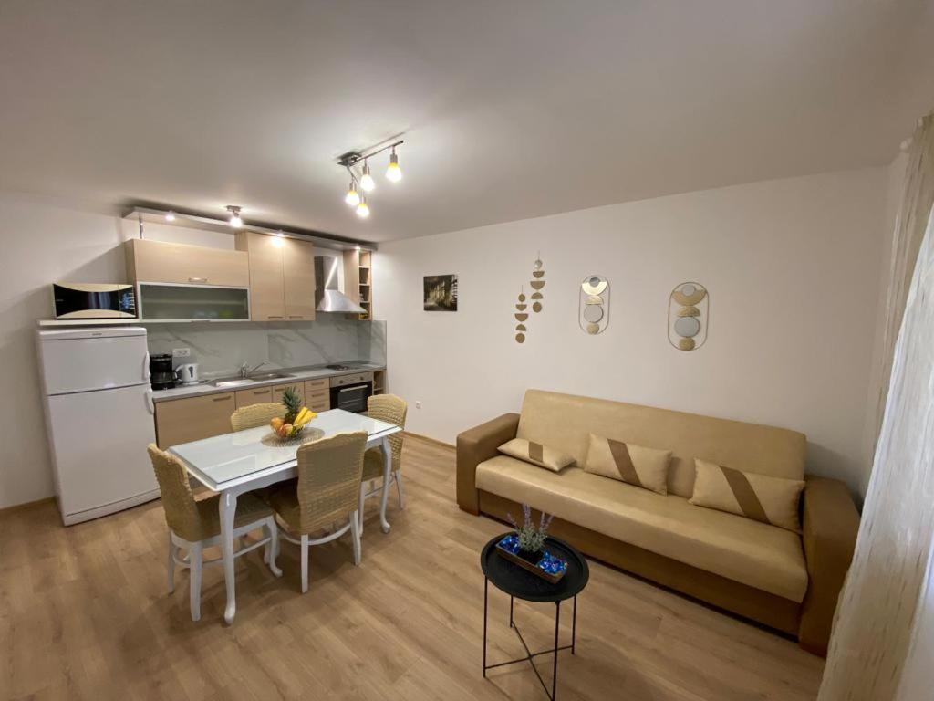 Ana Apartment Split Exterior photo