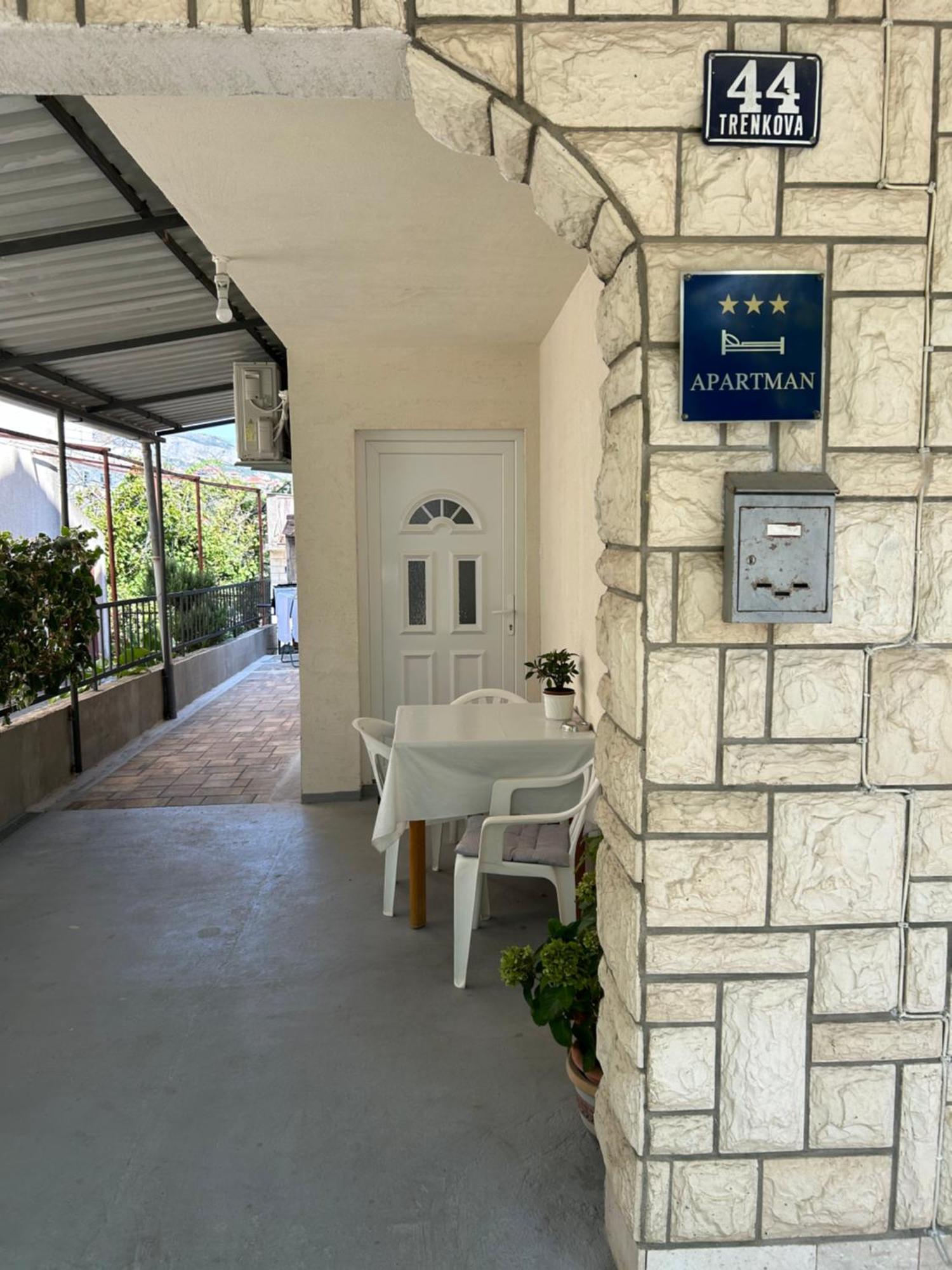 Ana Apartment Split Exterior photo